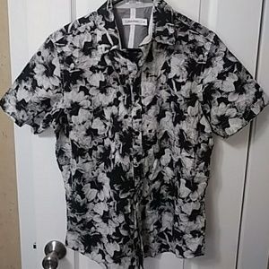 Mens short sleeve Calvin Klein small shirt